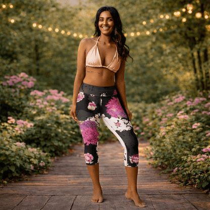 Boho Yoga - Capri - Leggings „Midnight Blossom“ – High Waist Florale Sport Leggings - YogaStylz