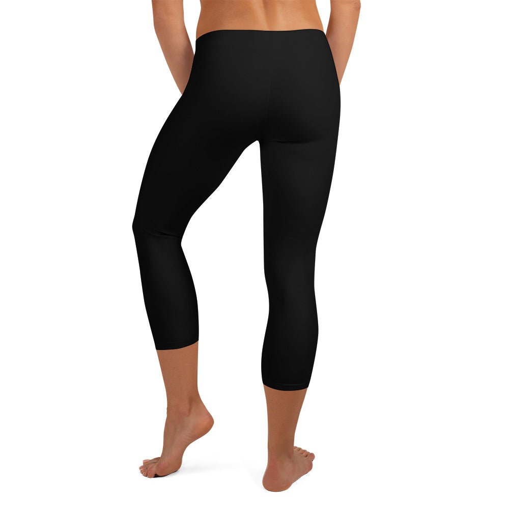 Capri - Leggings „Breathe“ – 3/4 Yogahose mit Lotusblüte, UV - Schutz & 4 - Wege - Stretch | Achtsame Activewear für Damen - YogaStylz