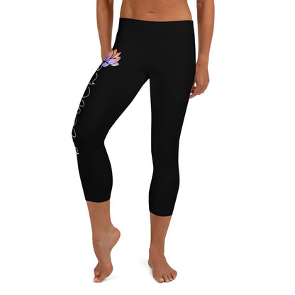 Capri - Leggings „Breathe“ – 3/4 Yogahose mit Lotusblüte, UV - Schutz & 4 - Wege - Stretch | Achtsame Activewear für Damen - YogaStylz