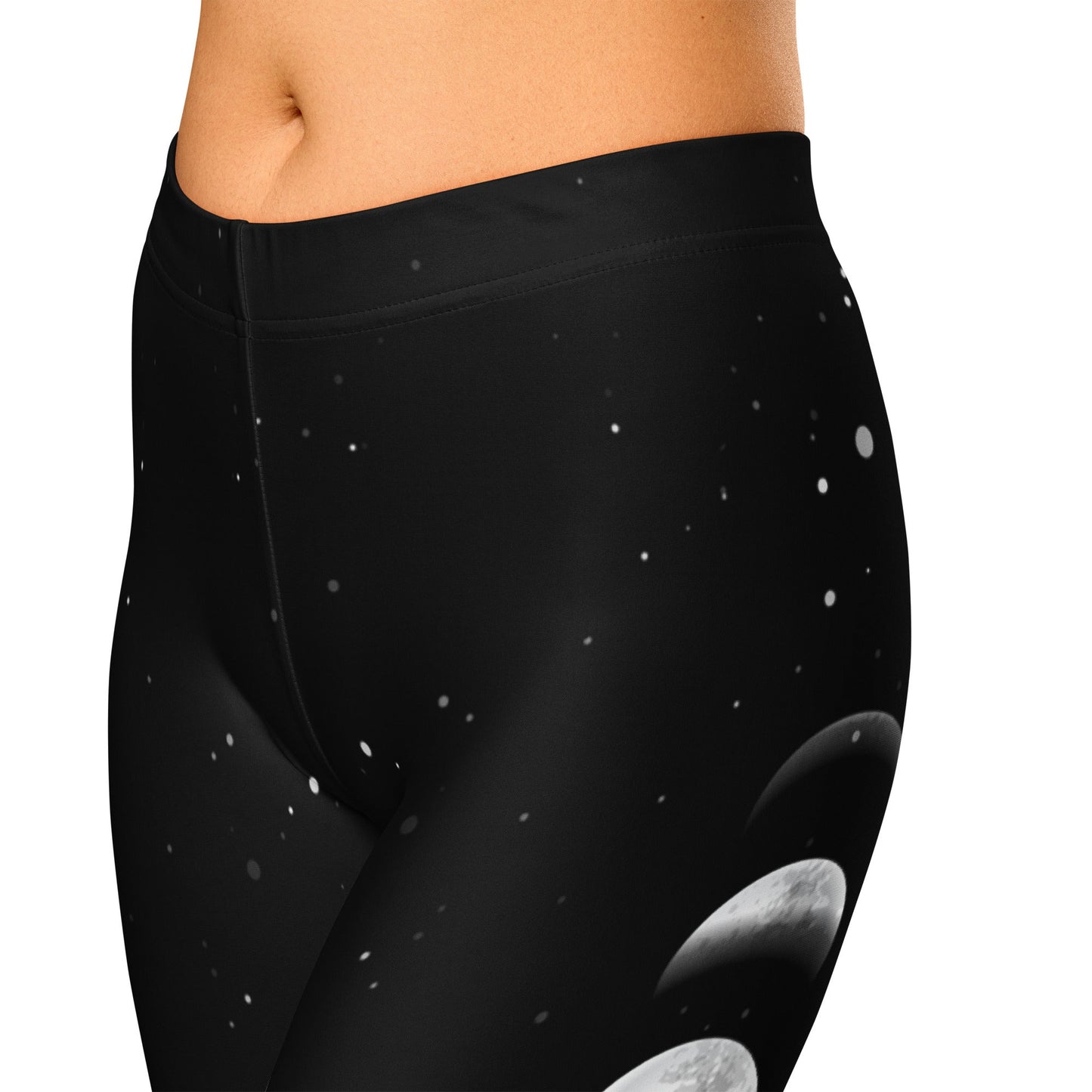 Capri - Leggings mit Mondphasen – 3/4 Yogahose Damen in Schwarz mit Stretch & UV - Schutz | Spirituelle Activewear - YogaStylz