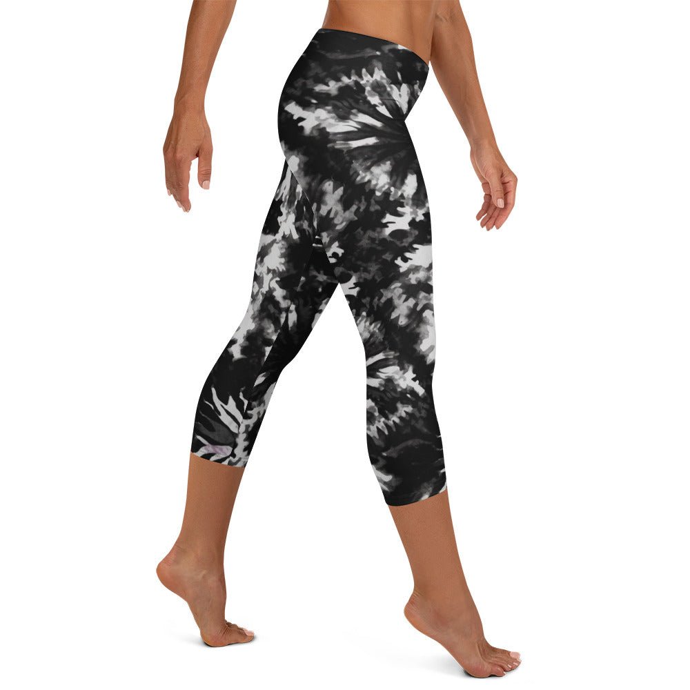 Capri - Leggings Tie - Dye Schwarz Weiß – 3/4 Yogahose mit UV - Schutz & 4 - Wege - Stretch | Stylische Activewear Damen - YogaStylz