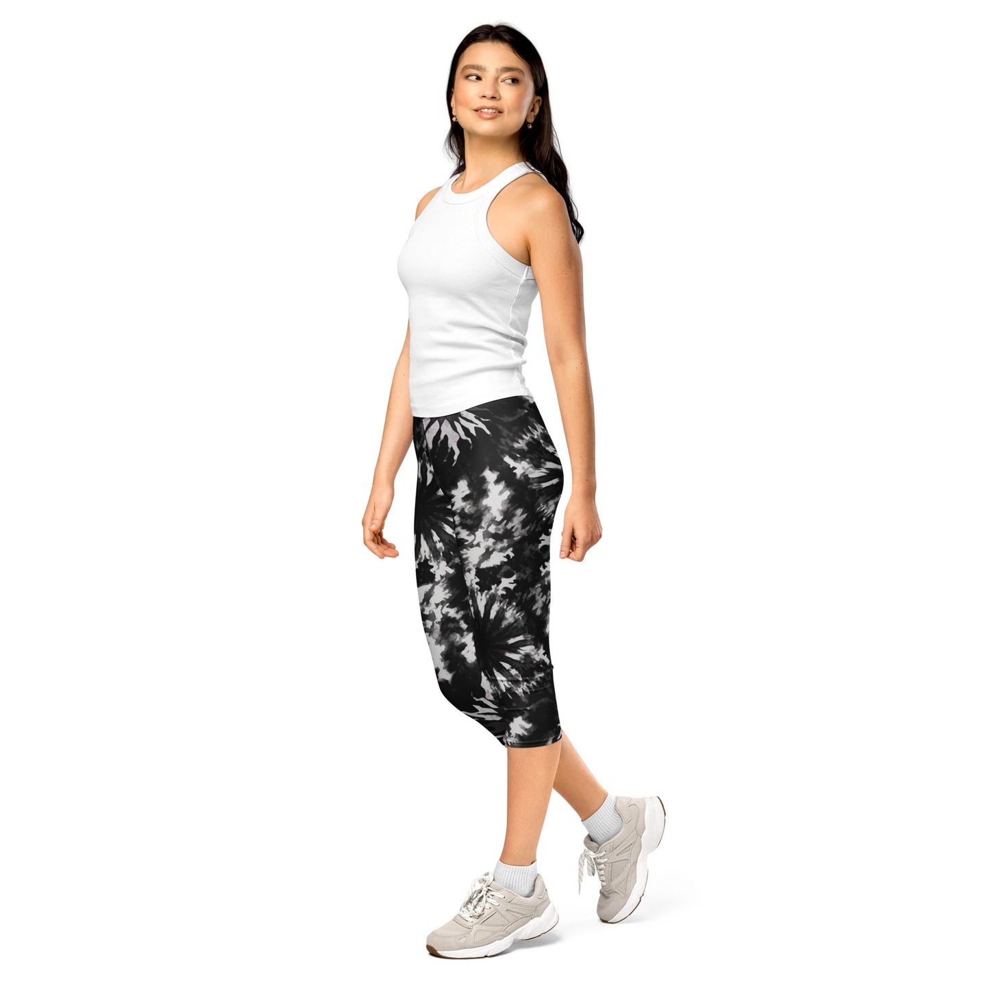 Capri - Leggings Tie - Dye Schwarz Weiß – 3/4 Yogahose mit UV - Schutz & 4 - Wege - Stretch | Stylische Activewear Damen - YogaStylz