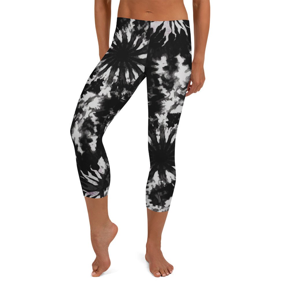 Capri - Leggings Tie - Dye Schwarz Weiß – 3/4 Yogahose mit UV - Schutz & 4 - Wege - Stretch | Stylische Activewear Damen - YogaStylz