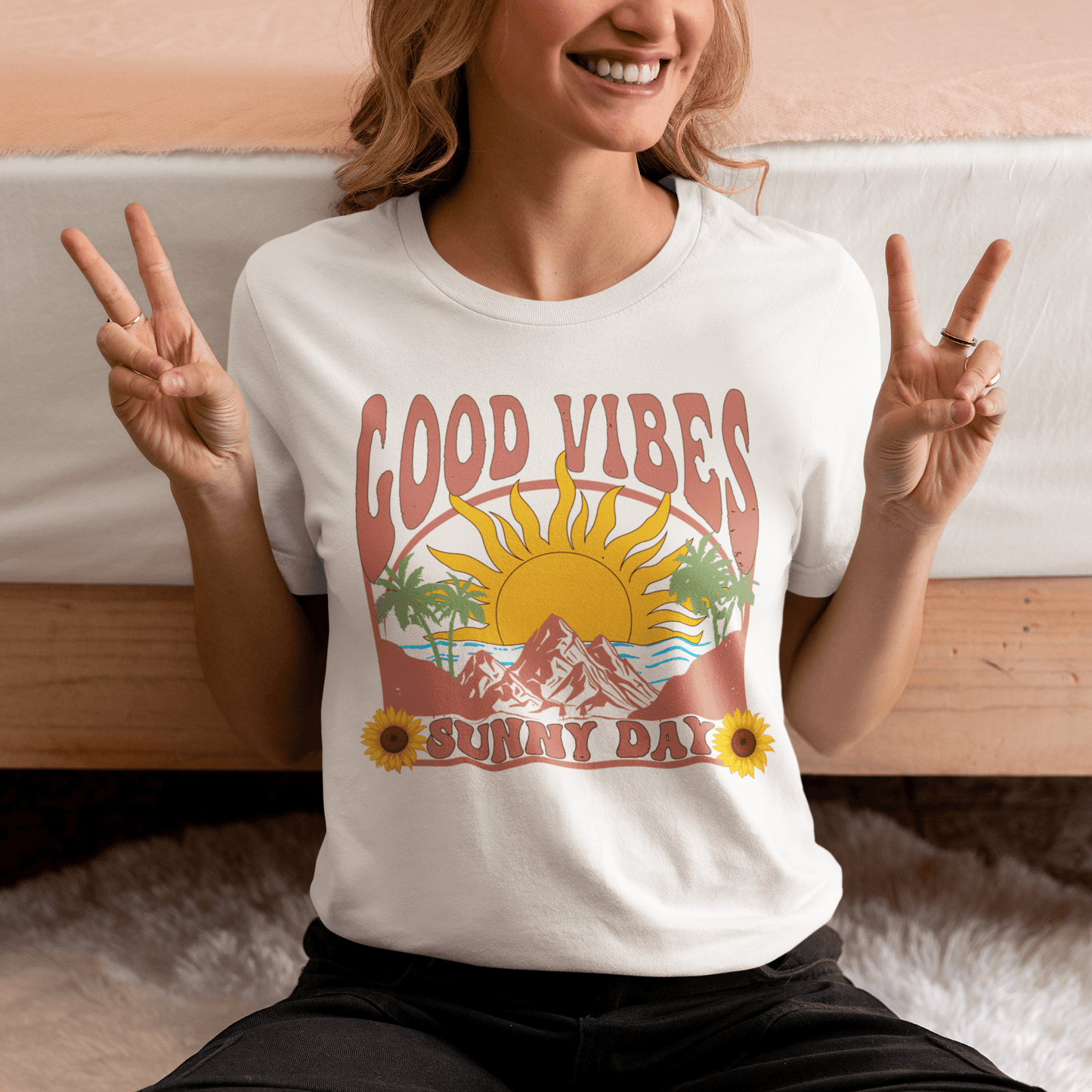 Good Vibes Sunny Day T-Shirt – Retro Sommer Design aus Bio - Baumwolle | Unisex Boho Shirt - YogaStylz
