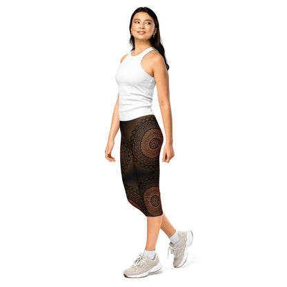Mandala Capri - Leggings Braun Schwarz – 3/4 Yogahose mit UV - Schutz & Stretch | Boho Activewear Damen mit figurformendem Sitz - YogaStylz