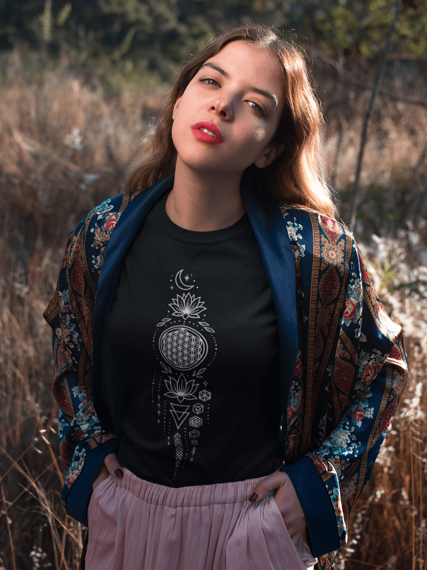 Unisex - Bio - Baumwoll - T-Shirt - Sacred Geometry T-Shirt – Spirituelles Mandala Design – Boho Unisex Shirt – Bio - Baumwolle – Achtsamkeit & Energie - YogaStylz