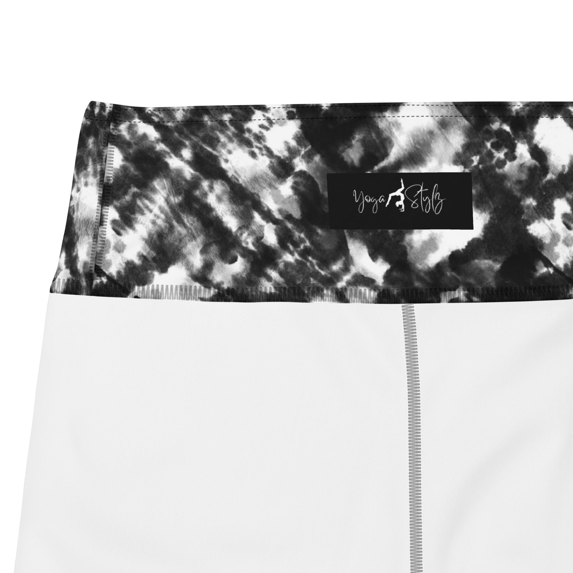 Yoga - Shorts im Schwarz - Weiß Batik - Muster - YogaStylz